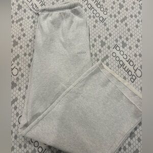 Aritzia Heather Cloud Grey Sweatpants